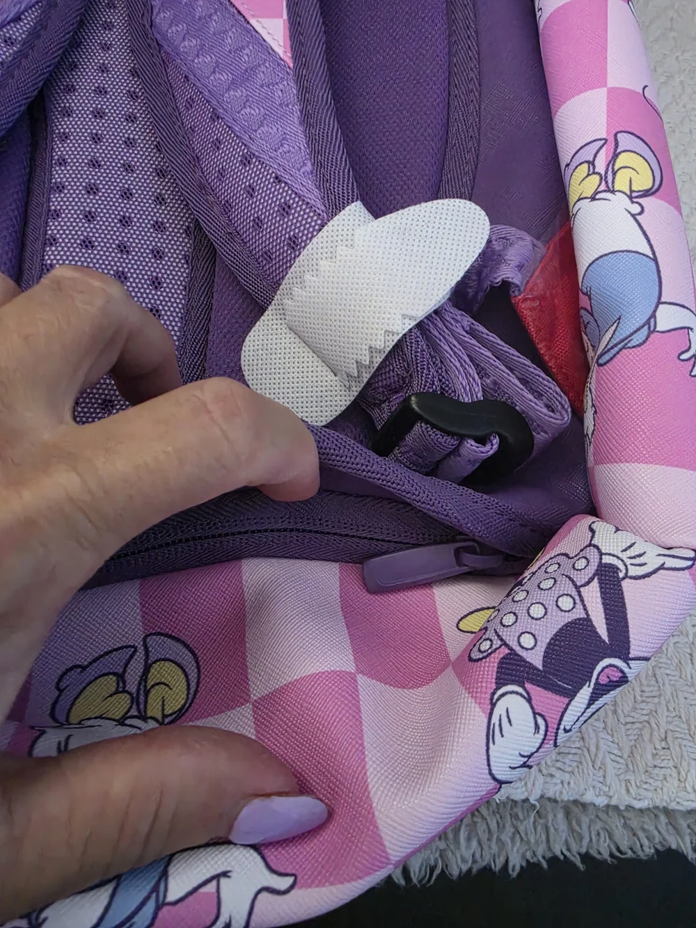 DISNEY MINNIE DAISY CHECK BACKPACK
